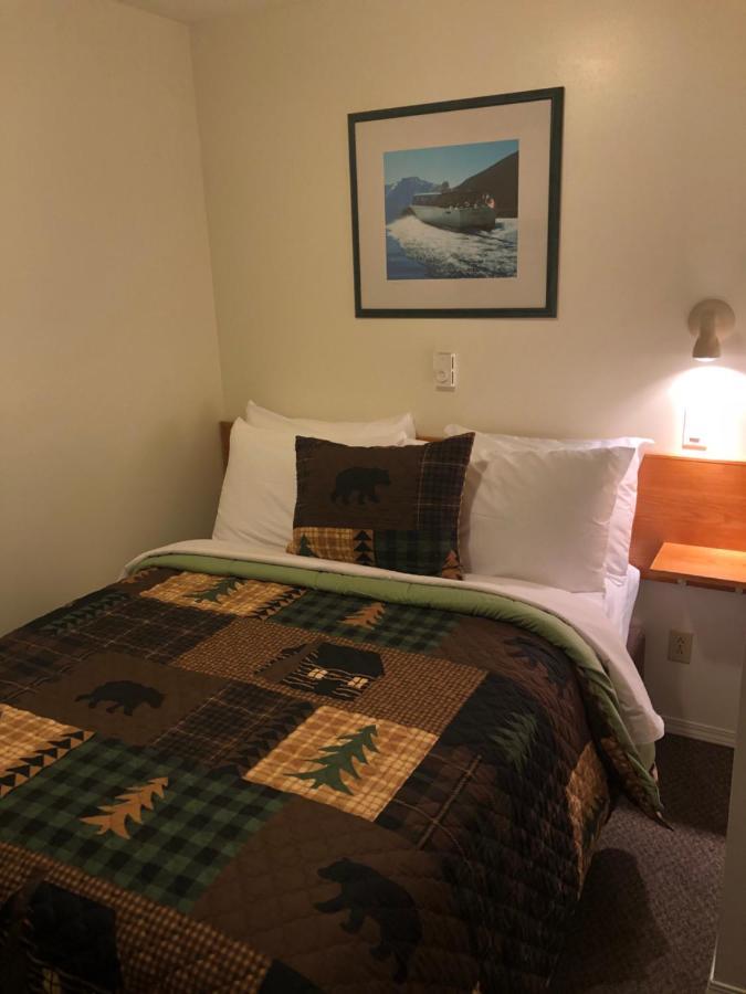 רדיום הוט ספרינגס Mountain Springs Motel מראה חיצוני תמונה