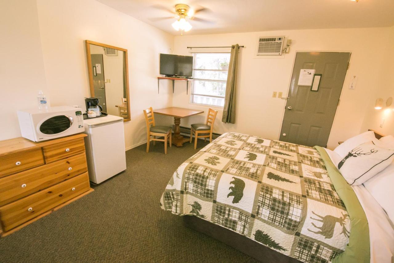 רדיום הוט ספרינגס Mountain Springs Motel מראה חיצוני תמונה