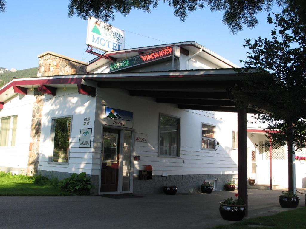 רדיום הוט ספרינגס Mountain Springs Motel מראה חיצוני תמונה